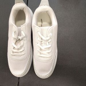 White Walking Sneaker